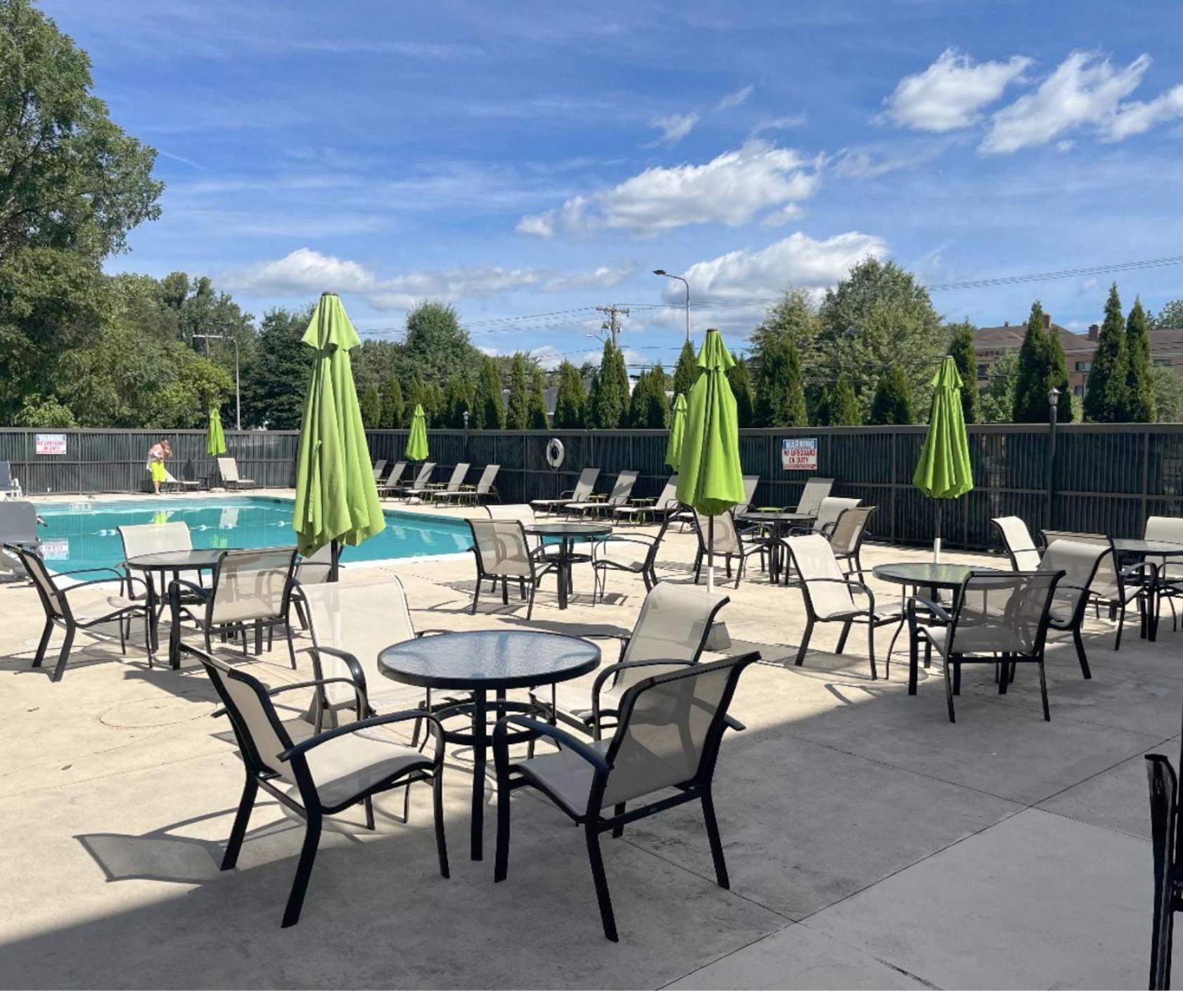 Comfort Inn & Suites Danbury-Bethel Exterior photo