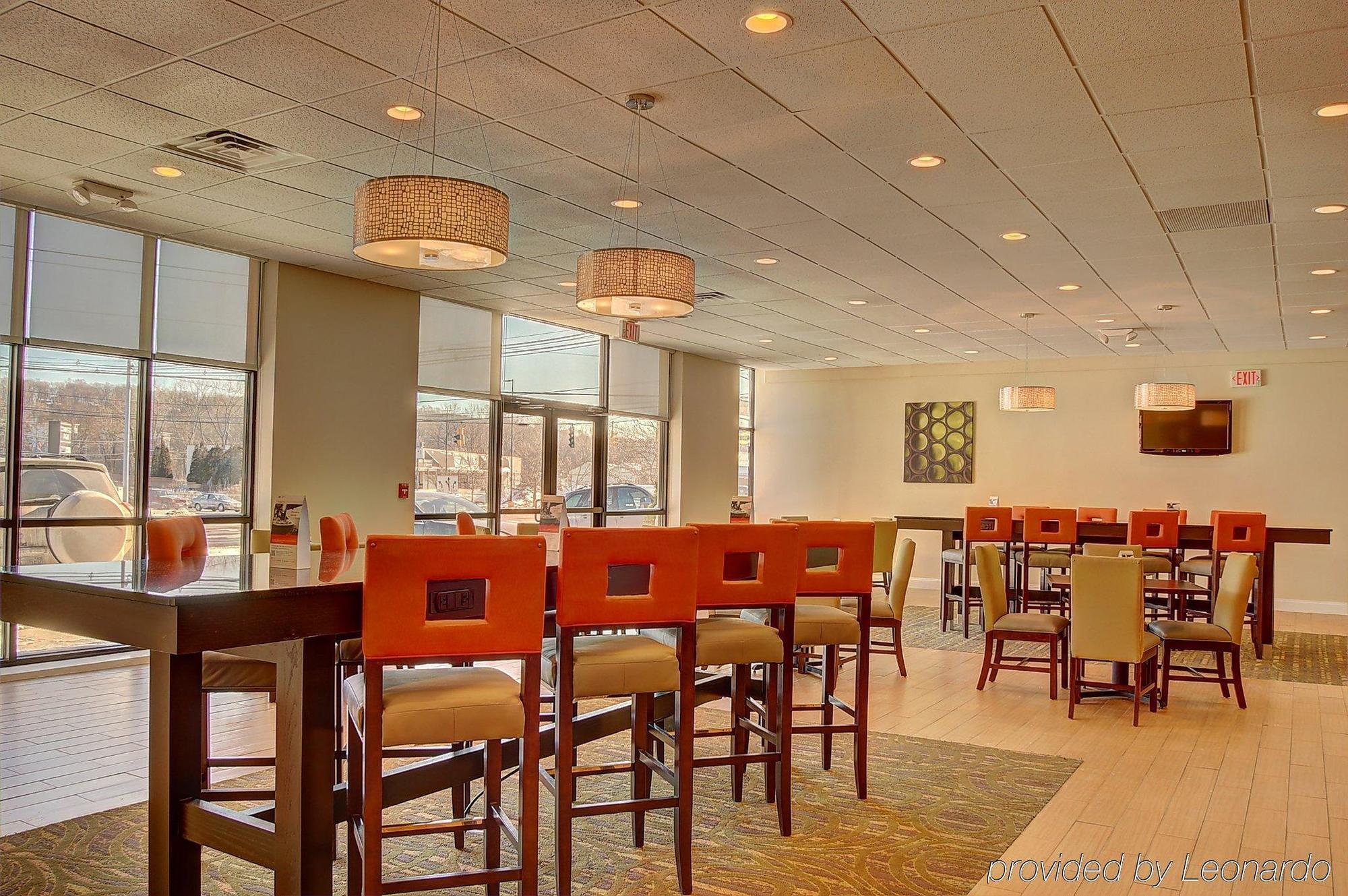 Comfort Inn & Suites Danbury-Bethel Exterior photo